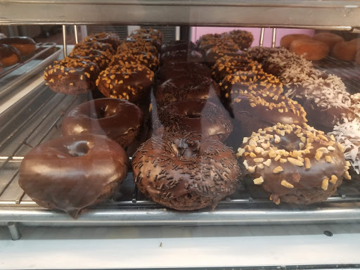 Donut Shop «Donut City», reviews and photos, 6100 Magnolia Ave, Riverside, CA 92506, USA