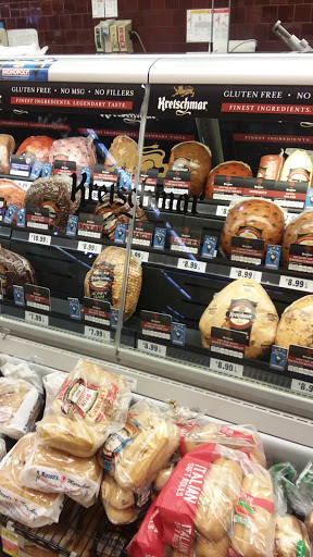 Grocery Store «Jewel-Osco», reviews and photos, 3124 N Lewis Ave, Waukegan, IL 60085, USA