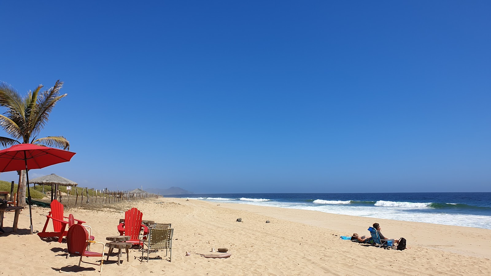 Playa la Pastora的照片 带有棕色细沙表面