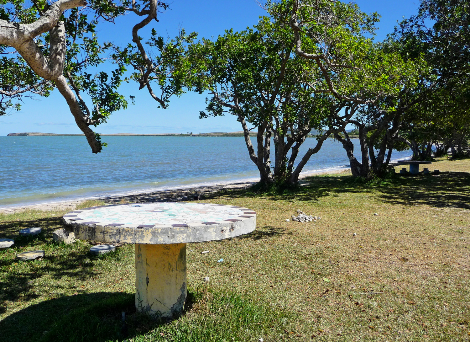 Photo of Plage et Camping "Aire de Foue" with spacious shore