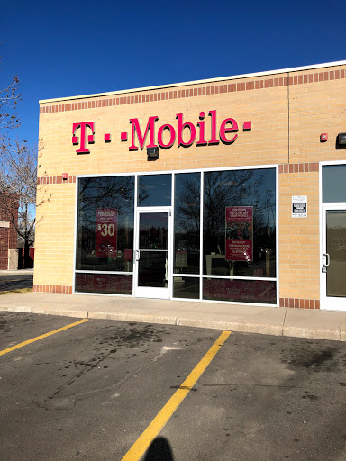 T-Mobile, 1921 Sheridan Blvd, Edgewater, CO 80214, USA, 
