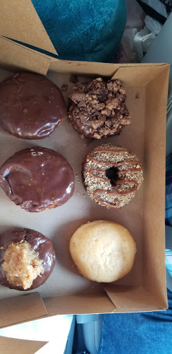 Donut Shop «Hurts Donut», reviews and photos, 1111 E Republic Rd #164, Springfield, MO 65807, USA