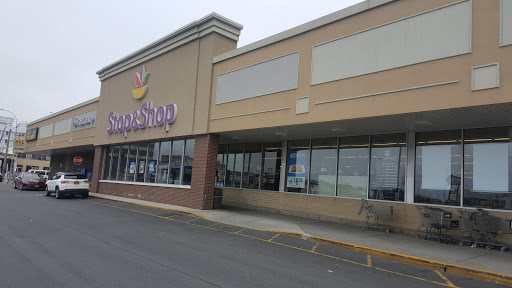 Grocery Store «Stop & Shop», reviews and photos, 31-06 Farrington St, Flushing, NY 11354, USA
