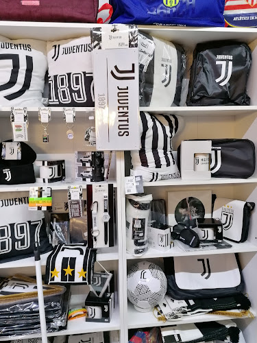 Comentarii opinii despre Bacsa Ágnes Ajándékbolt Focifan shop