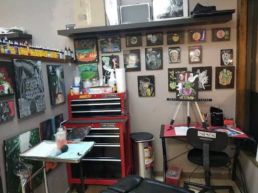Tattoo Shop «Illuminati Tattoo Parlor», reviews and photos, 10214 SE Mill Plain Blvd Suite B, Vancouver, WA 98664, USA