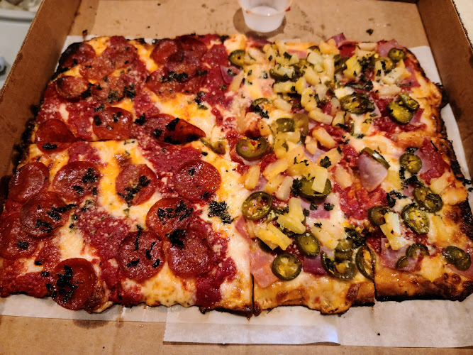 #1 best pizza place in Brandon - Pomodoro Pizza & More