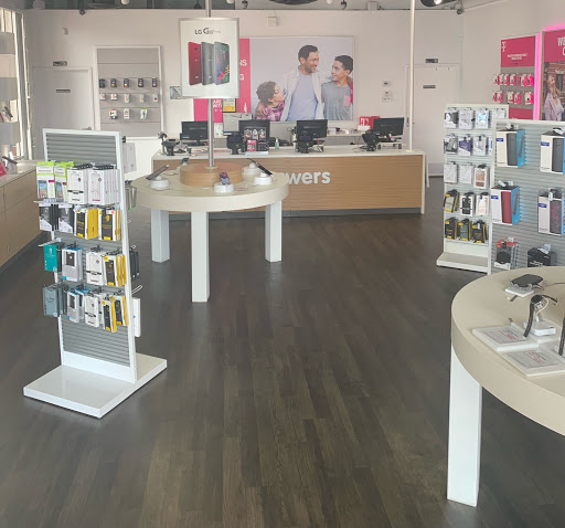 Cell Phone Store «T-Mobile», reviews and photos, 6777 Westminster Ave, Westminster, CA 92683, USA