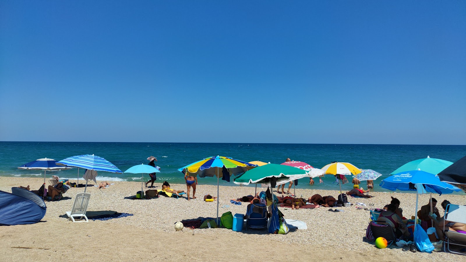 Foto de Spiaggia dei Scossicci - lugar popular entre os apreciadores de relaxamento