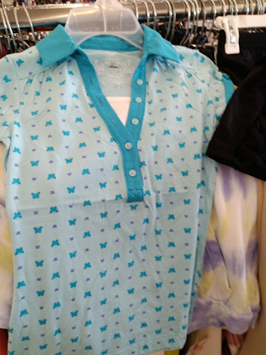 Clothing Store «1/2 of 1/2 Name Brand Clothing», reviews and photos, 601 N West St # 126, Wichita, KS 67203, USA