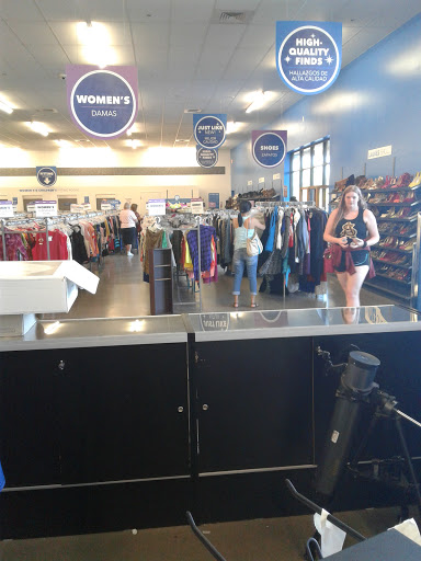 Thrift Store «Higley & Queen Creek Goodwill Retail Store & Donation Center», reviews and photos, 4570 S Higley Rd, Gilbert, AZ 85297, USA
