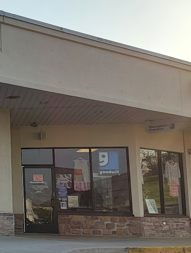 Thrift Store «Goodwill Boutique & Donation Center», reviews and photos, 235 Lancaster Ave, Frazer, PA 19355, USA
