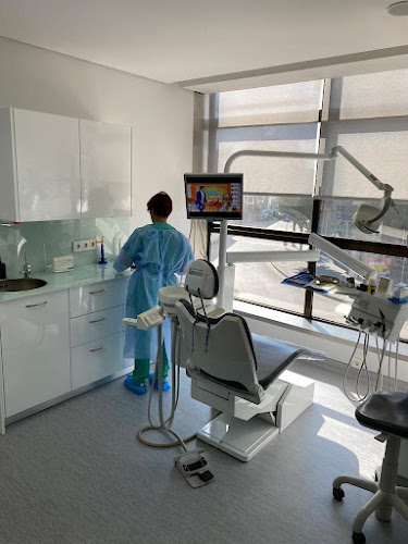 Clínica Dr. João Lima - Medicina Dentária - Dentista