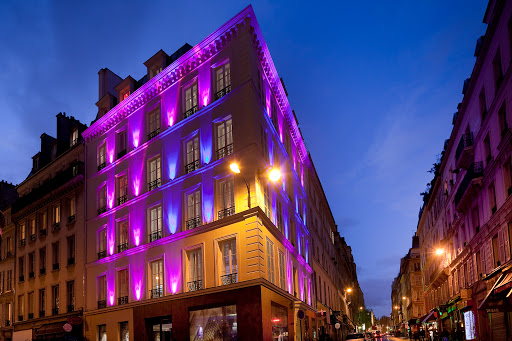Couples hotels with jacuzzi Paris