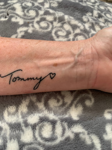 Tattoo Shop «Altered Flesh Tattoo», reviews and photos, 26893 Bouquet Canyon Rd # E, Santa Clarita, CA 91350, USA