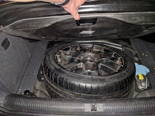 Tire Shop «Discount Tire Store - Kirkland, WA», reviews and photos, 12410 NE 124th St, Kirkland, WA 98034, USA