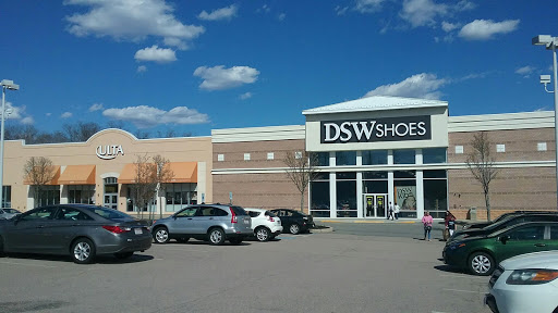 DSW Designer Shoe Warehouse, 1360 S Washington St, North Attleborough, MA 02760, USA, 