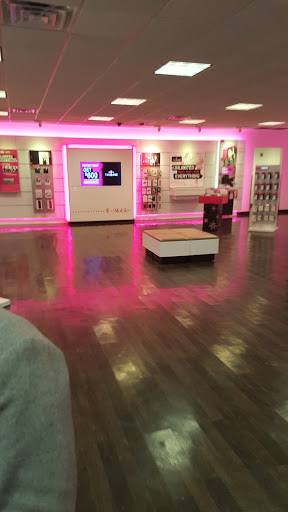 Cell Phone Store «T-Mobile», reviews and photos, 1660 Mineral Spring Ave, North Providence, RI 02904, USA