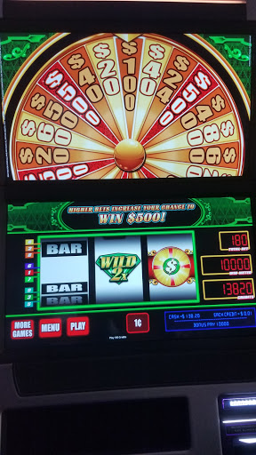 Liquor Store «Town Liquor», reviews and photos, 1127 W Algonquin Rd, Algonquin, IL 60102, USA