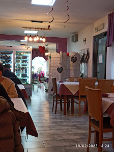 Bar ristorante Aquila Nera Piazza Vittorio Emanuele, 31, 33080 Zoppola PN, Italia