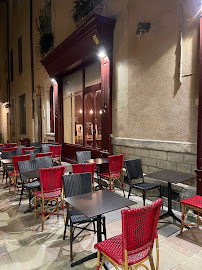 Atmosphère du Restaurant français Le Café Bizarre à Nîmes - n°2