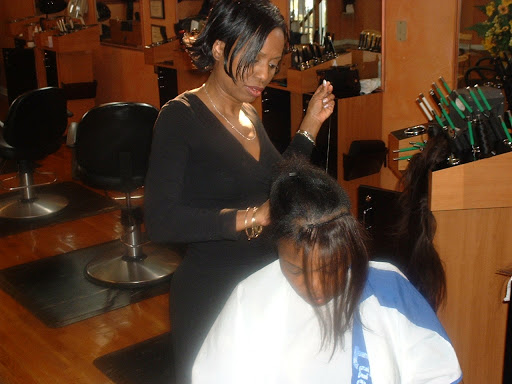 Beauty Salon «Donjanelle Unisex Hair Salon», reviews and photos, 4457 Covington Hwy, Decatur, GA 30035, USA