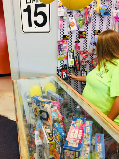 Movie Theater «Regal Cinemas Seymour 8», reviews and photos, 357 Tanger Blvd, Seymour, IN 47274, USA