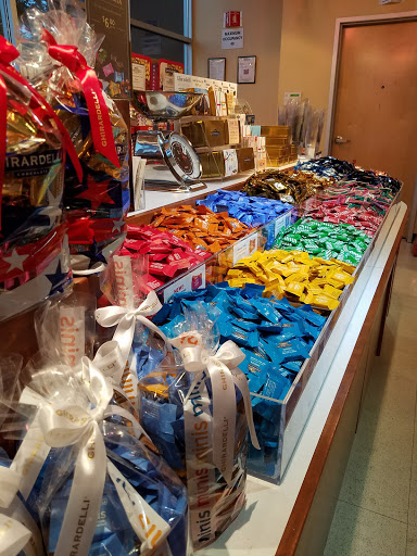 Chocolate Shop «Ghirardelli Outlet and Ice Cream Shop», reviews and photos, 11980 Harlan Rd, Lathrop, CA 95330, USA