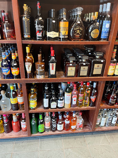 Wine Store «Arlington Wine & Liquor», reviews and photos, 718 Dutchess Turnpike, Poughkeepsie, NY 12603, USA