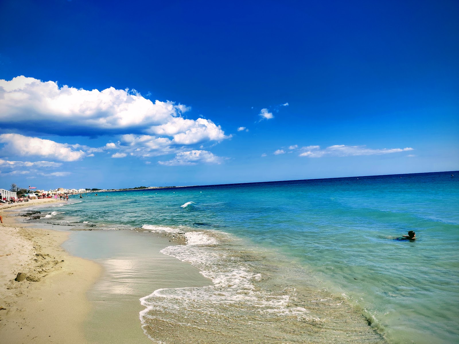 Foto de Spiaggia di Torre Mozza II área parcialmente de hotel