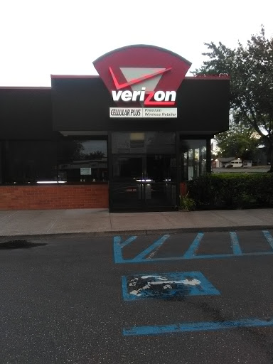 Cell Phone Store «Verizon Wireless - Cellular Plus», reviews and photos, 15115 SE McLoughlin Blvd, Milwaukie, OR 97267, USA