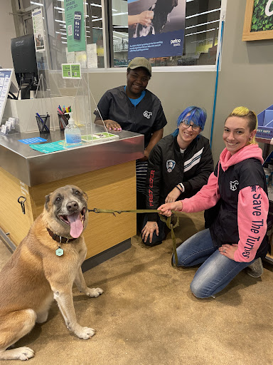 Pet Supply Store «Petco Animal Supplies», reviews and photos, 1624 Governors Square Blvd, Tallahassee, FL 32301, USA