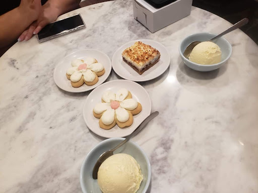 Wedding Bakery «THE CHOCOLATE a dessert cafe», reviews and photos, 212 State St, Orem, UT 84058, USA