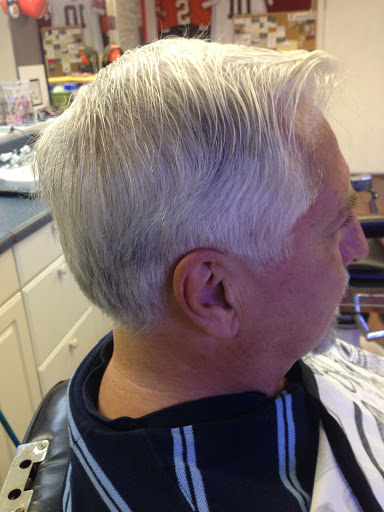 Barber Shop «An Original Str8 Edge Barber Shop», reviews and photos, 119 Mathews Dr, Hilton Head Island, SC 29926, USA