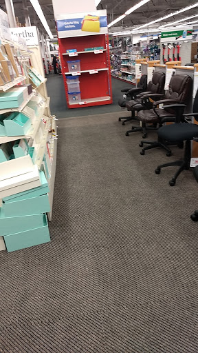 Office Supply Store «Staples», reviews and photos, 17410 Mack Ave, Grosse Pointe, MI 48230, USA