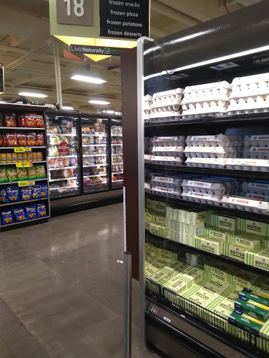 Grocery Store «Fred Meyer», reviews and photos, 18325 Aurora Ave N, Seattle, WA 98133, USA