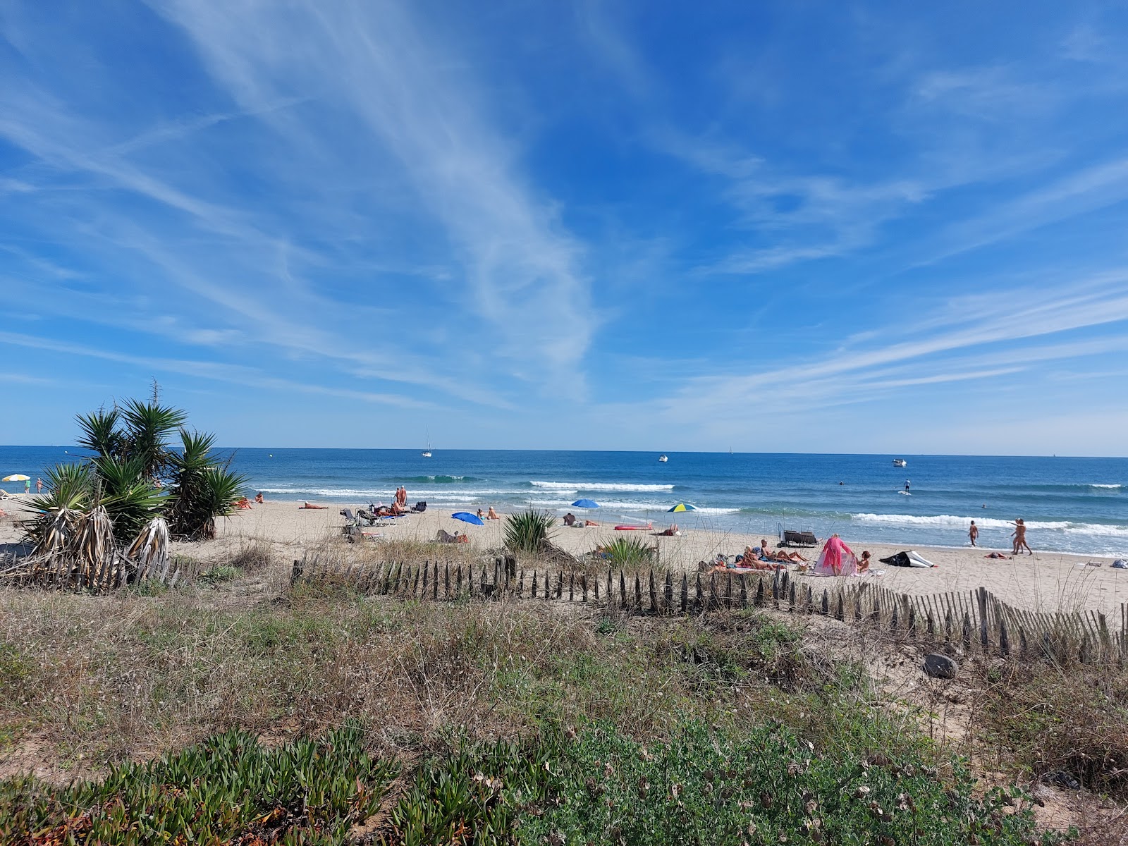 Foto von Plage Agde Naturiste und die siedlung