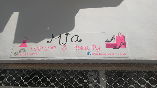 Mia Fashion & Beauty - C. Paralela Avenida Constitucion, 4, 29754 Cómpeta, Málaga, España