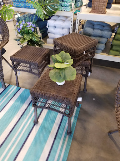 Home Goods Store «At Home», reviews and photos, 5901 Mercury Dr, Dearborn, MI 48126, USA