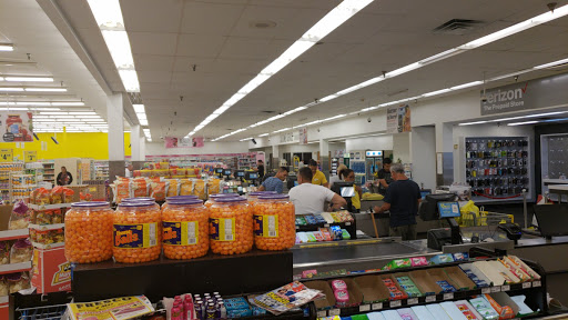 Grocery Store «Fresco y Más», reviews and photos, 3701 NW 7th St, Miami, FL 33126, USA