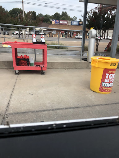 Car Wash «Zips Car Wash», reviews and photos, 4831 Poplar Ave, Memphis, TN 38117, USA