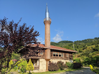 Tarihi Hemşin Köyü ahşap Camii