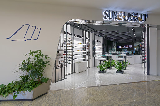 SunglassUp