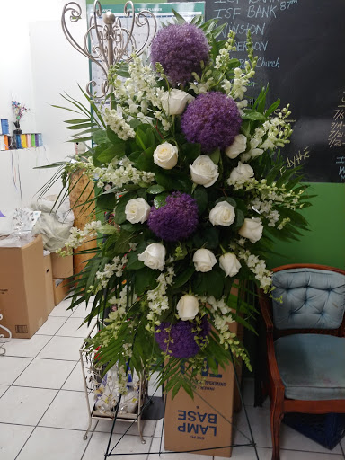 Florist «Plump Chicago Flower Shop», reviews and photos, 411 E Oakwood Blvd, Chicago, IL 60653, USA