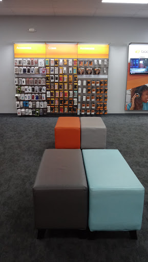 Cell Phone Store «Boost Mobile», reviews and photos, 33 W Main St, Vernon, CT 06066, USA