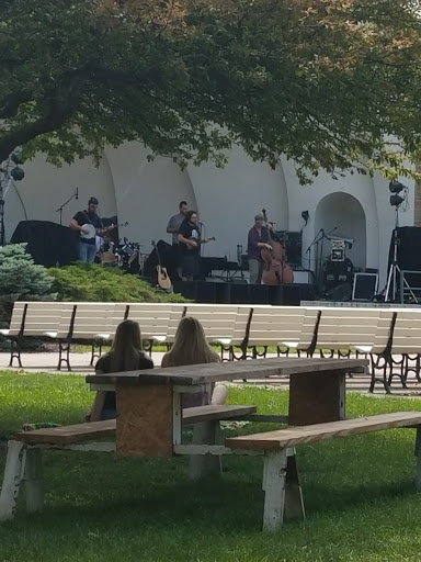 Park «Central Memorial Park», reviews and photos, 212 E 4th St, Sterling, IL 61081, USA