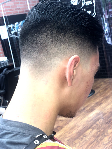 Barber Shop «Avenue Barbershop», reviews and photos, 68-32 Myrtle Ave, Glendale, NY 11385, USA