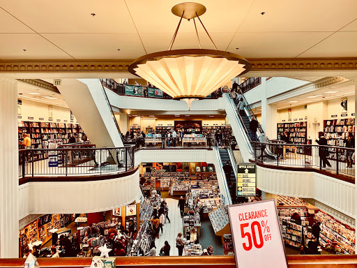 Book Store «Barnes & Noble», reviews and photos, 189 The Grove Dr, Los Angeles, CA 90036, USA