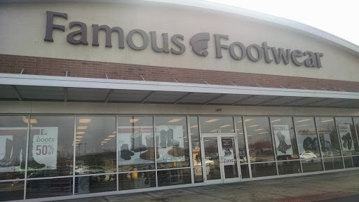 Shoe Store «Famous Footwear», reviews and photos, 4073 Richmond Rd, Warrensville Heights, OH 44122, USA