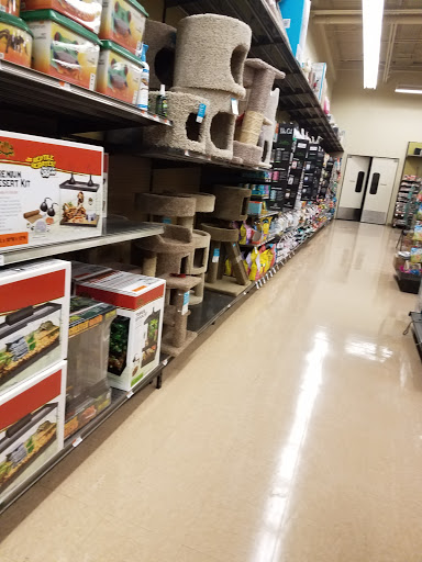 Pet Supply Store «Petco Animal Supplies», reviews and photos, 141 Tuckahoe Rd #130, Sewell, NJ 08080, USA