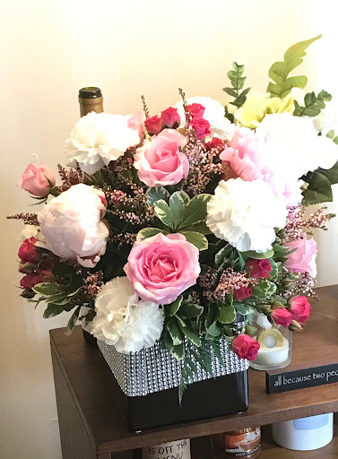Florist «Sweet William & Thyme», reviews and photos, 19 E Railroad Ave, Jamesburg, NJ 08831, USA